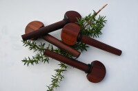 Pflaumenwirbel Cello Lindstedt mit Ebenholzring, Hill-Modell